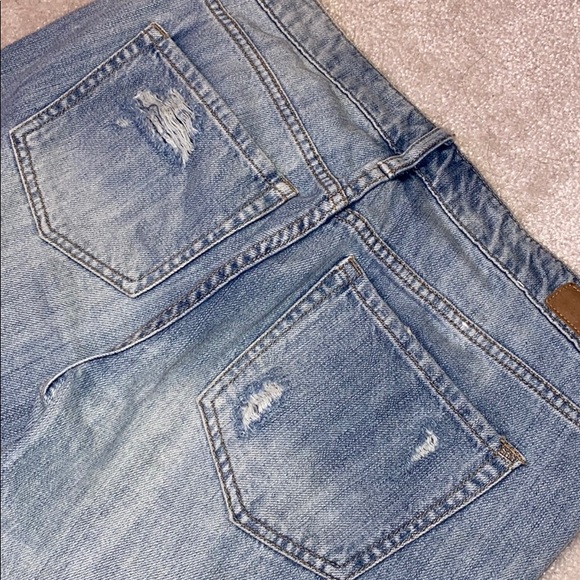 Low-Waisted Light-Wash Ripped Garage Jeans - Picture 3 of 4